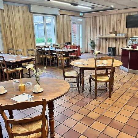 Etauliers Hotel Platanes - Kb Hotel Group מראה חיצוני תמונה