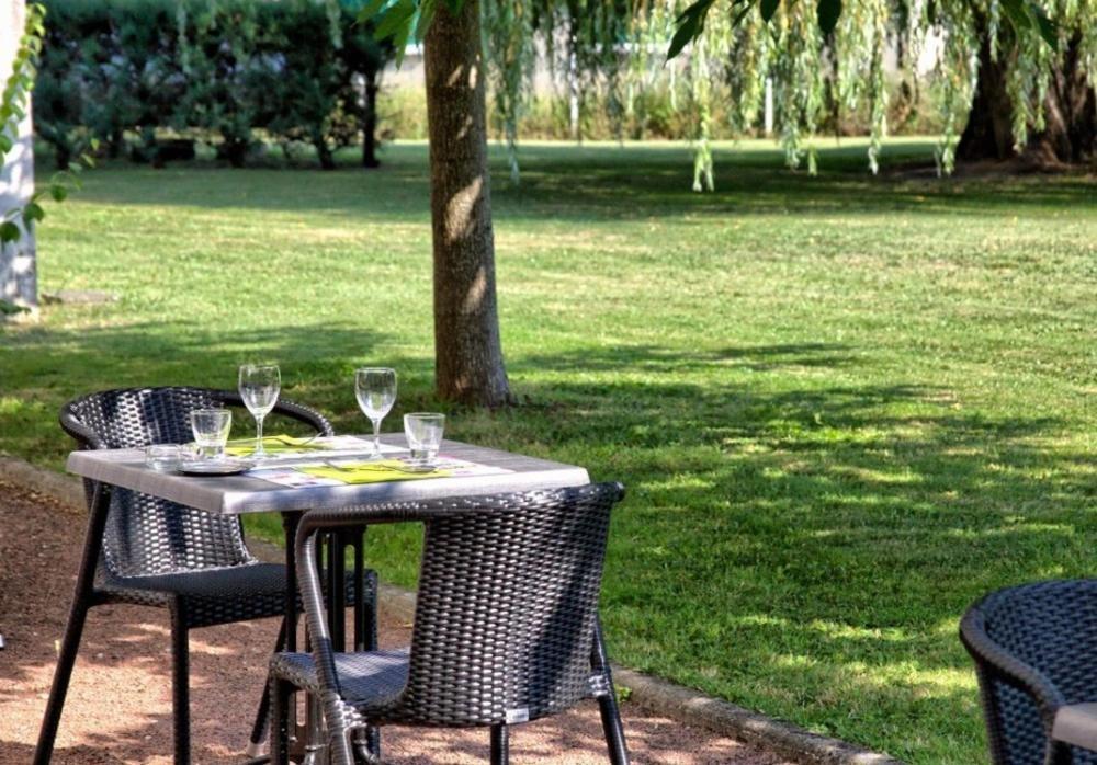 Etauliers Hotel Platanes - Kb Hotel Group מראה חיצוני תמונה