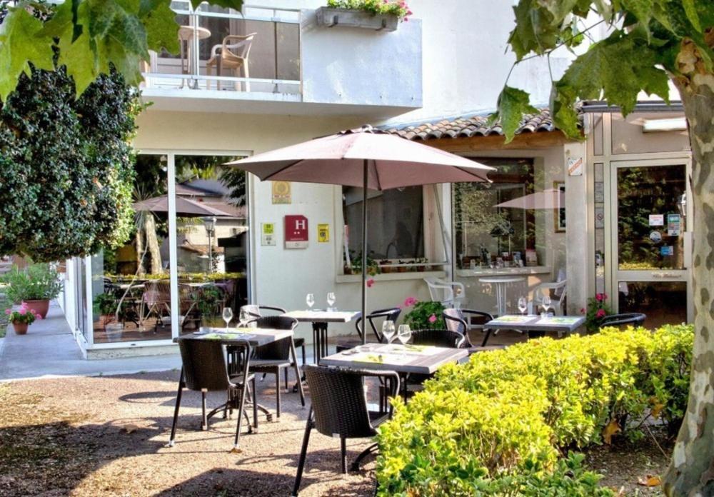 Etauliers Hotel Platanes - Kb Hotel Group מראה חיצוני תמונה