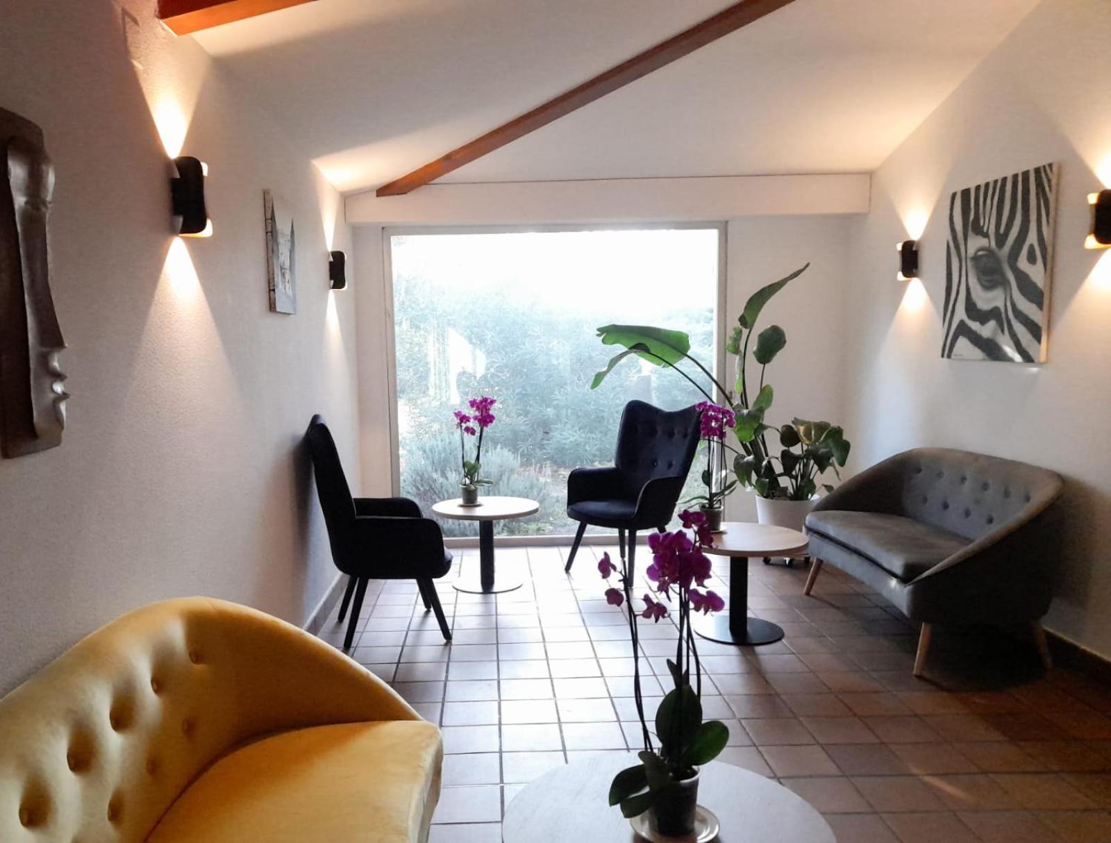 Etauliers Hotel Platanes - Kb Hotel Group מראה חיצוני תמונה