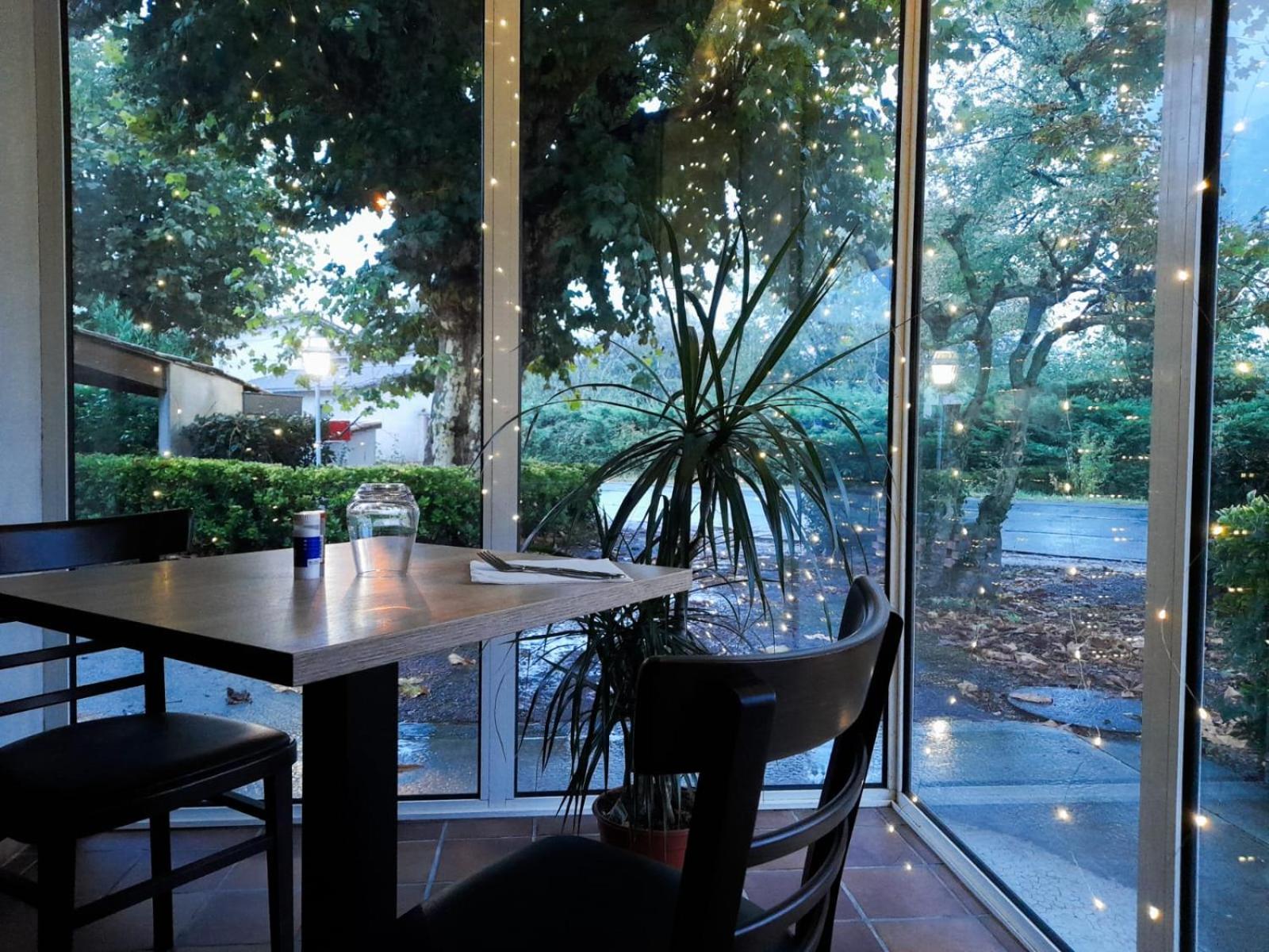 Etauliers Hotel Platanes - Kb Hotel Group מראה חיצוני תמונה